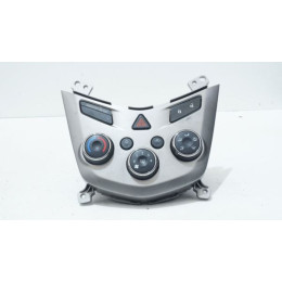 Panel sterowania klimatyzacji Chevrolet AVEO T300