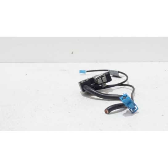 Klema minusowa BMW 1 E82 E88 2.0D 7599963