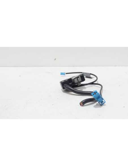 Klema minusowa BMW 1 E82 E88 2.0D 7599963