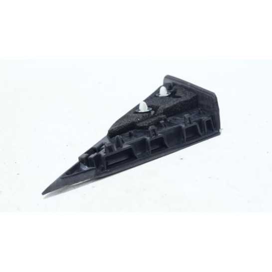Trójkąt błotnika prawy Peugeot 3008 96842432XY