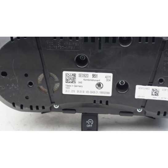Licznik zegary Skoda OCTAVIA III LIFT 5E0920951