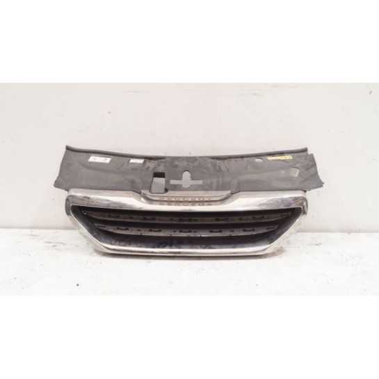 Atrapa GRILL przód Peugeot 2008 9678490677