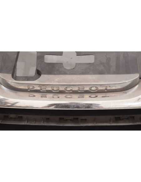 Atrapa GRILL przód Peugeot 2008 9678490677