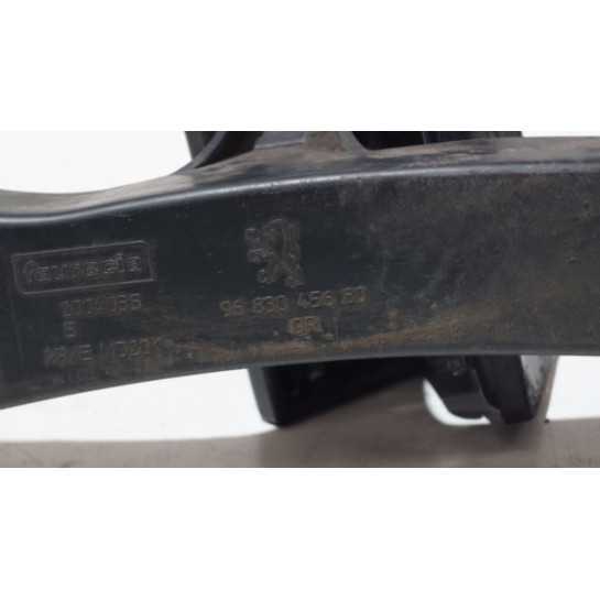 Ślizg zderzaka lewy tył Peugeot 3008 9683045680