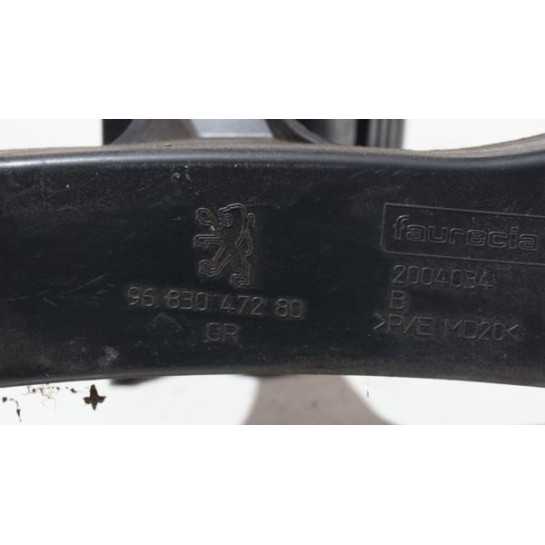 Ślizg zderzaka prawy tył Peugeot 3008 9683047280