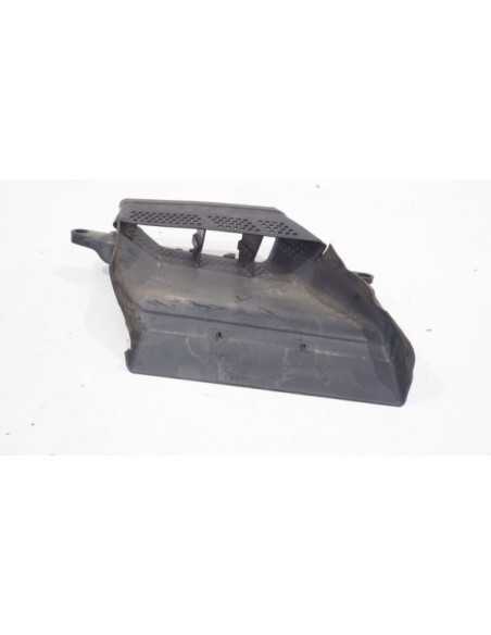 Kierownica dolot powietrza Audi A4 B8 8K0129618