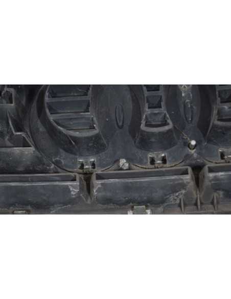 Grill Atrapa górna zderzaka Audi A4 B6 8H0853653