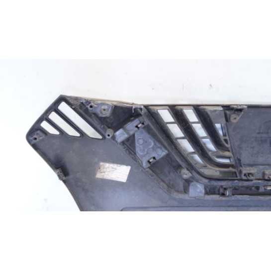 Atrapa grill znaczek Nissan MICRA K14 623105FA0A