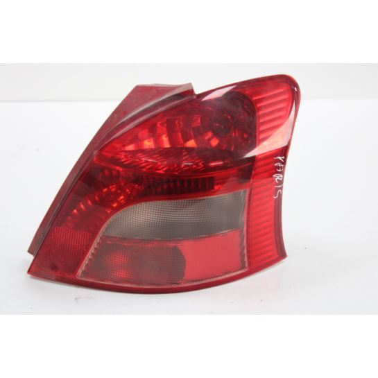 Lampa prawa tylna 81561-0D111 Toyota Yaris