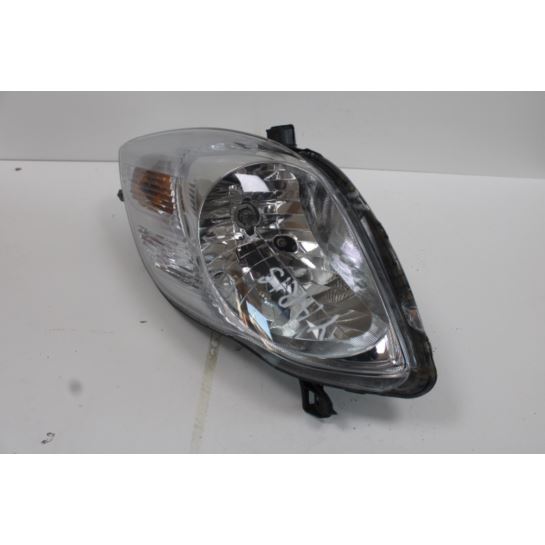 Lampa przednia lewa Toyota YARIS