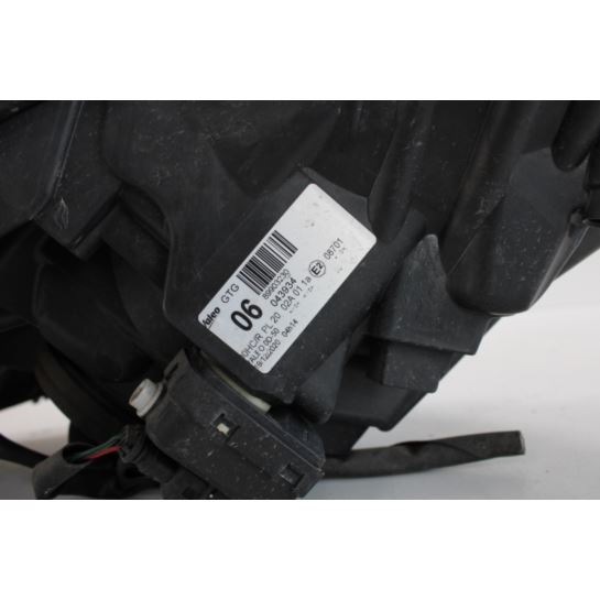 Lampa przednia lewa Toyota YARIS