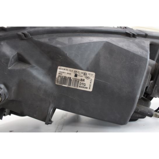 Lampa przednia prawa Nissan NOTE