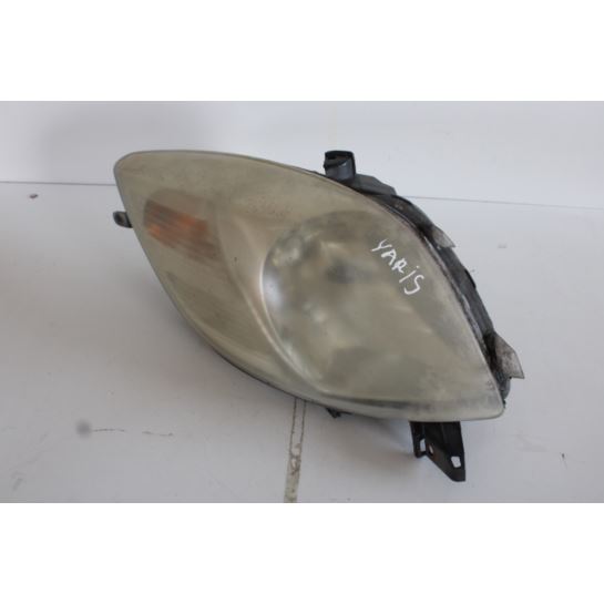 Lampa przednia prawa Toyota YARIS