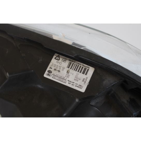 Lampa przednia prawa Ford FIESTA