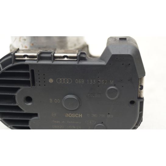 Przepustnica powietrza Audi VW 1.8 T 06B133062M