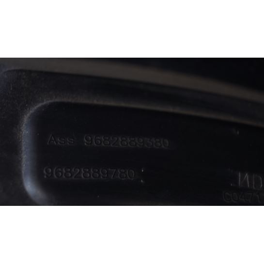Błotnik prawy przód Peugeot 3008 9682889380