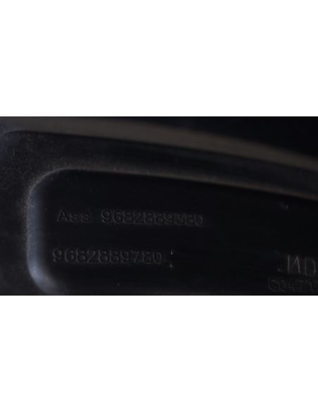 Błotnik prawy przód Peugeot 3008 9682889380