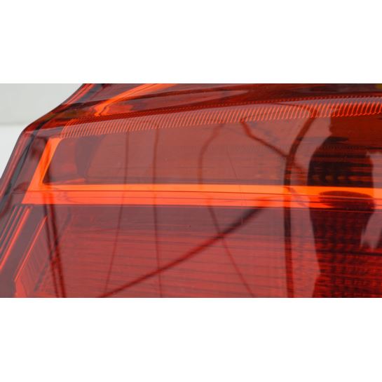 Lampa tylna prawa BMW 1 F21 03.601.00 RH