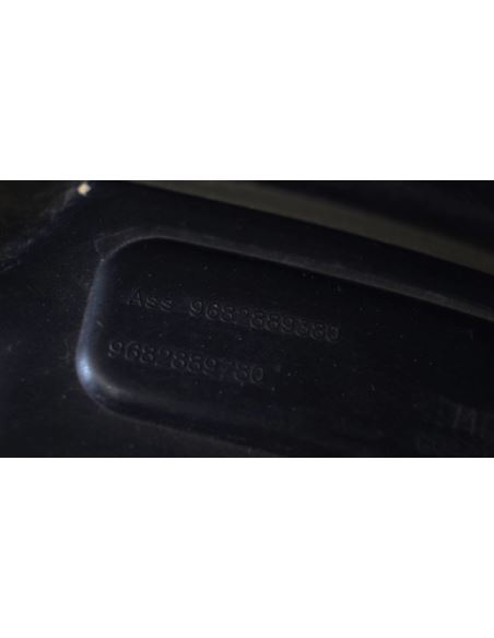 Błotnik prawy przód Peugeot 3008 9682889380