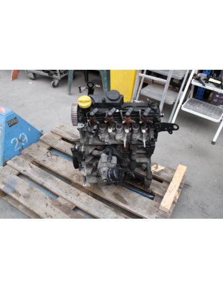 Silnik słupek Dacia Renault 1.5 DCI