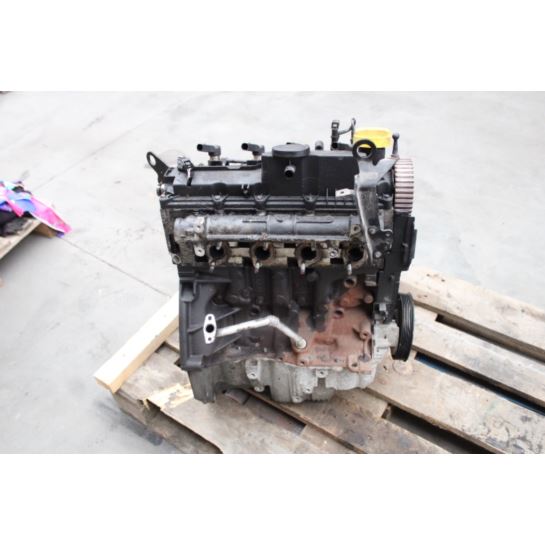 Silnik słupek Dacia Renault 1.5 DCI
