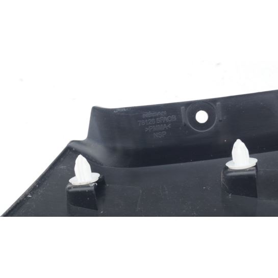 Listwa błotnika tylnego prawa Nissan MICRA K14
