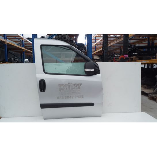 Drzwi przednie prawe kompletne Fiat DOBLO II