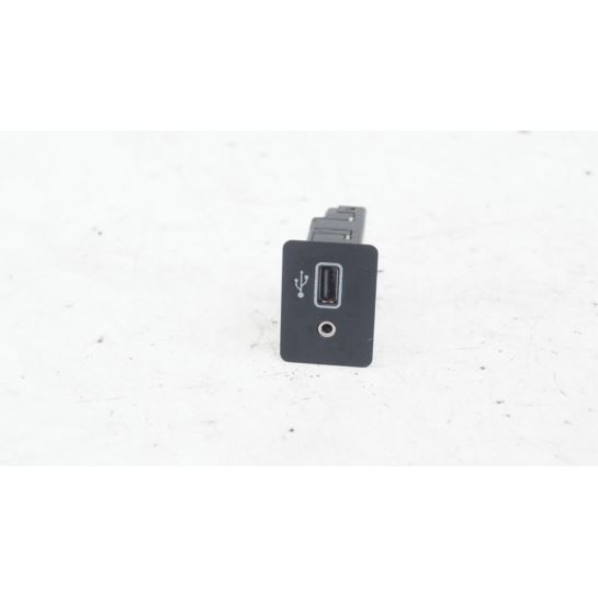 Gniazdo port USB AUX Nissan MICRA K14 284H35FA0C