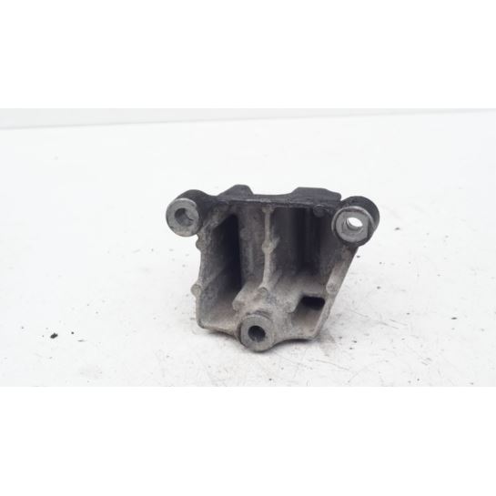 Wspornik mocowanie silnika Renault 1.9 DCI
