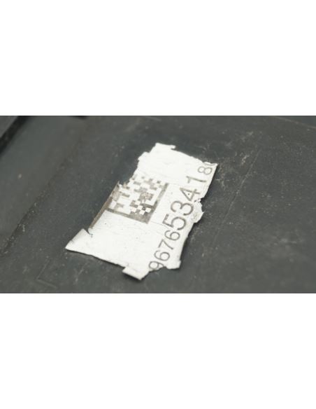 Pas przedni Peugeot 2008 9677952180