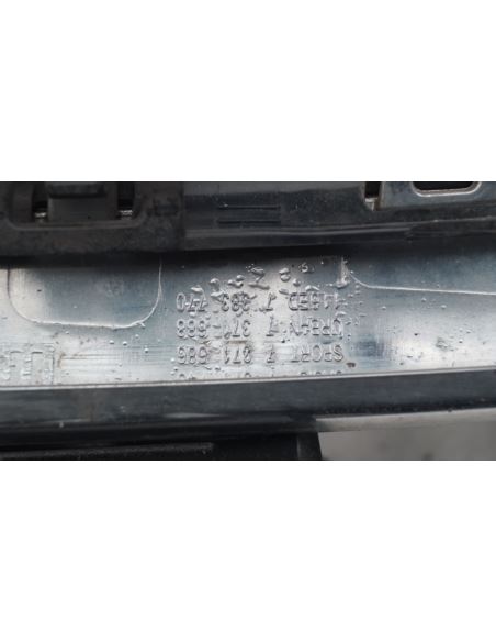 Nerka kratka atrapa chłodnicy prawa BMW F20 F21