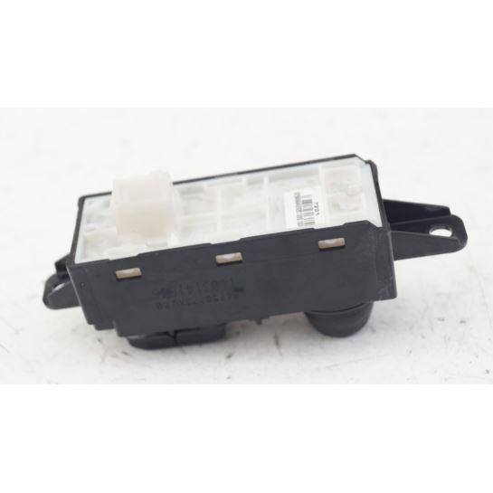Panel przełącznik nawigacji Peugeot 208 96758773XU