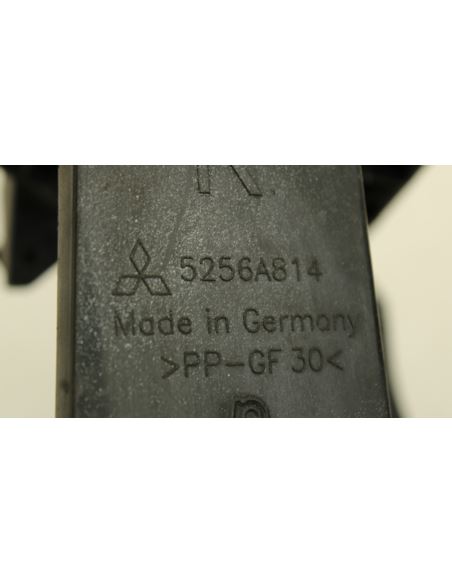 Pas przedni okular prawy Mitsubishi COLT VI