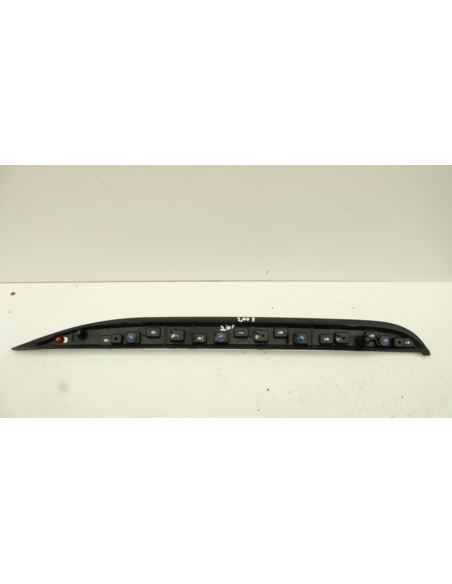 Listwa dachowa prawa Peugeot 2008 9806404777