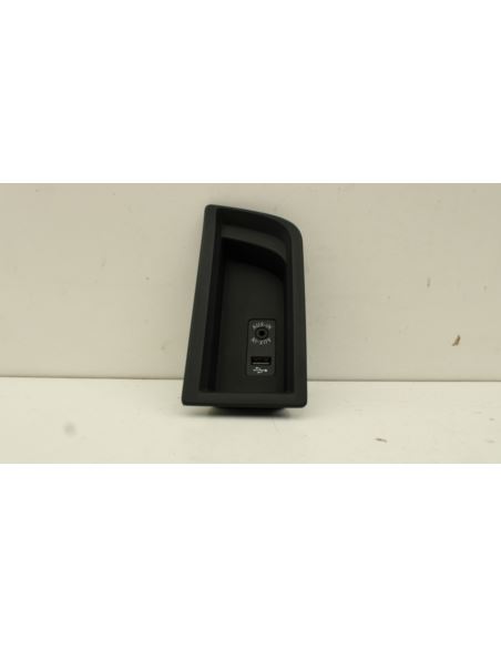 Panel z gniazdami AUX USB BMW F20 F30 F80