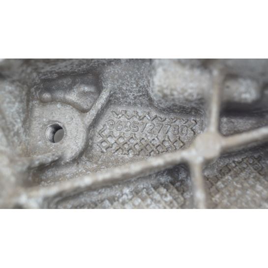 Łapa wspornika alternatora Citroen 9685727780