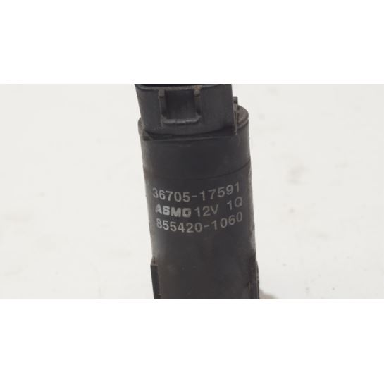 Pompka spryskiwacza lamp Toyota RAV 4 36705-17591