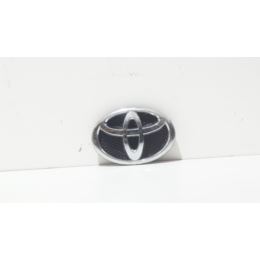 Emblemat w przedni zderzak Toyota YARIS II 06-11r