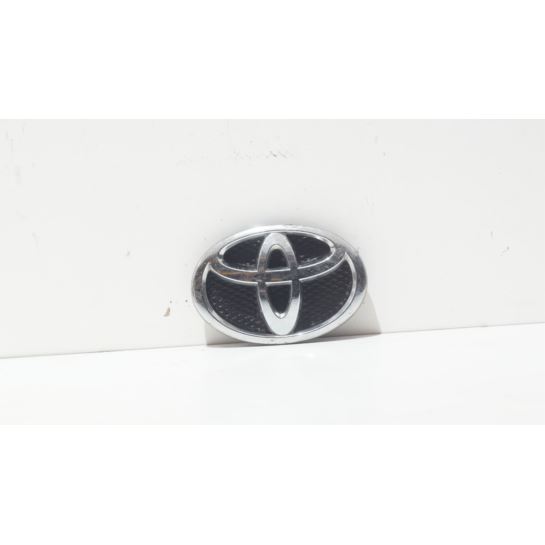 Emblemat w przedni zderzak Toyota YARIS II 06-11r