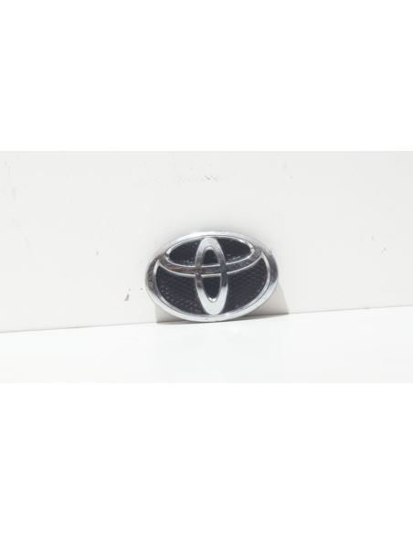 Emblemat w przedni zderzak Toyota YARIS II 06-11r
