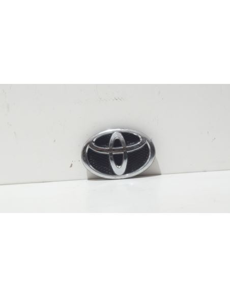 Emblemat w przedni zderzak Toyota YARIS II 06-11r