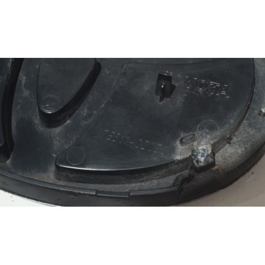 Emblemat w przedni zderzak Toyota YARIS II 06-11r