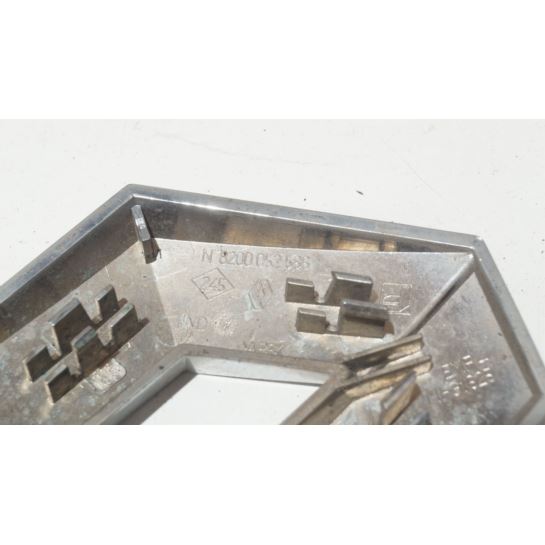 Emblemat maski logo Renault CLIO III 8200052586