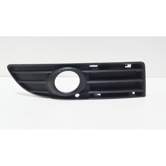 Kratka halogenu Audi A4 B6 8H0807682