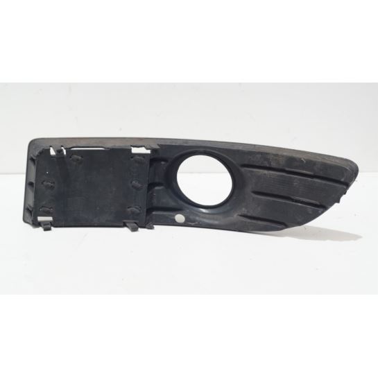 Kratka halogenu Audi A4 B6 8H0807682