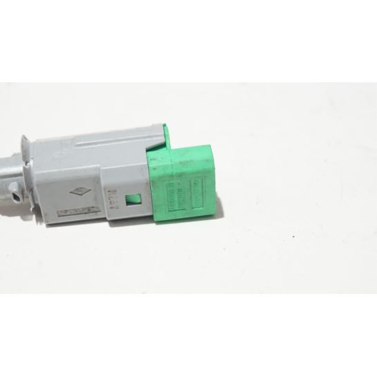 Włącznik świateł stop Renault MEGANE IV 253206454R