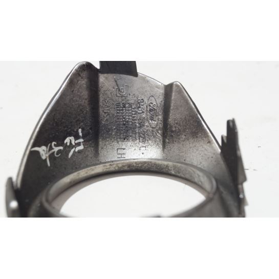Ramka halogegenu lewa Ford FIESTA MK7 8A61-15A223