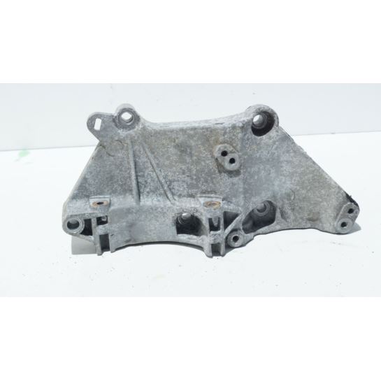 Łapa wspornik alternatora Renault MEGANE III 1.9