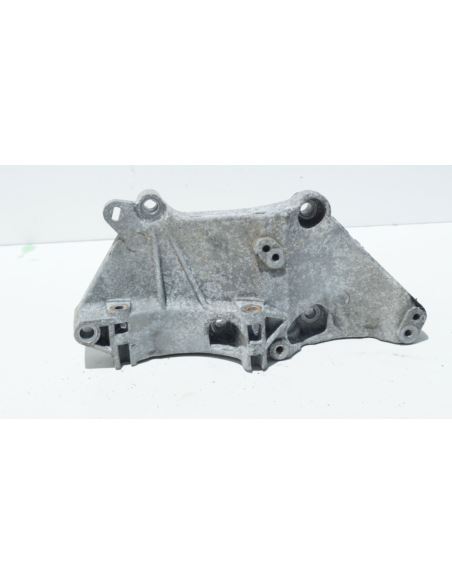 Łapa wspornik alternatora Renault MEGANE III 1.9