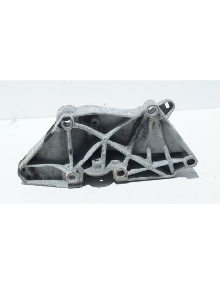 Łapa wspornik alternatora Renault MEGANE III 1.9
